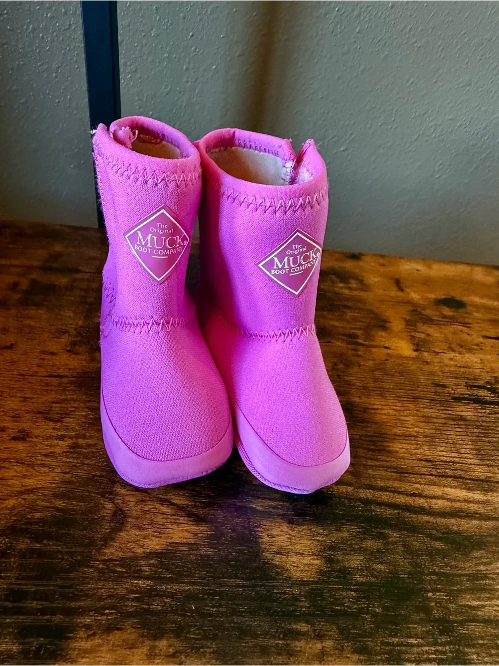 Muck Boot Company Pink Baby Fleece lined bootie. Size 3 NWOT